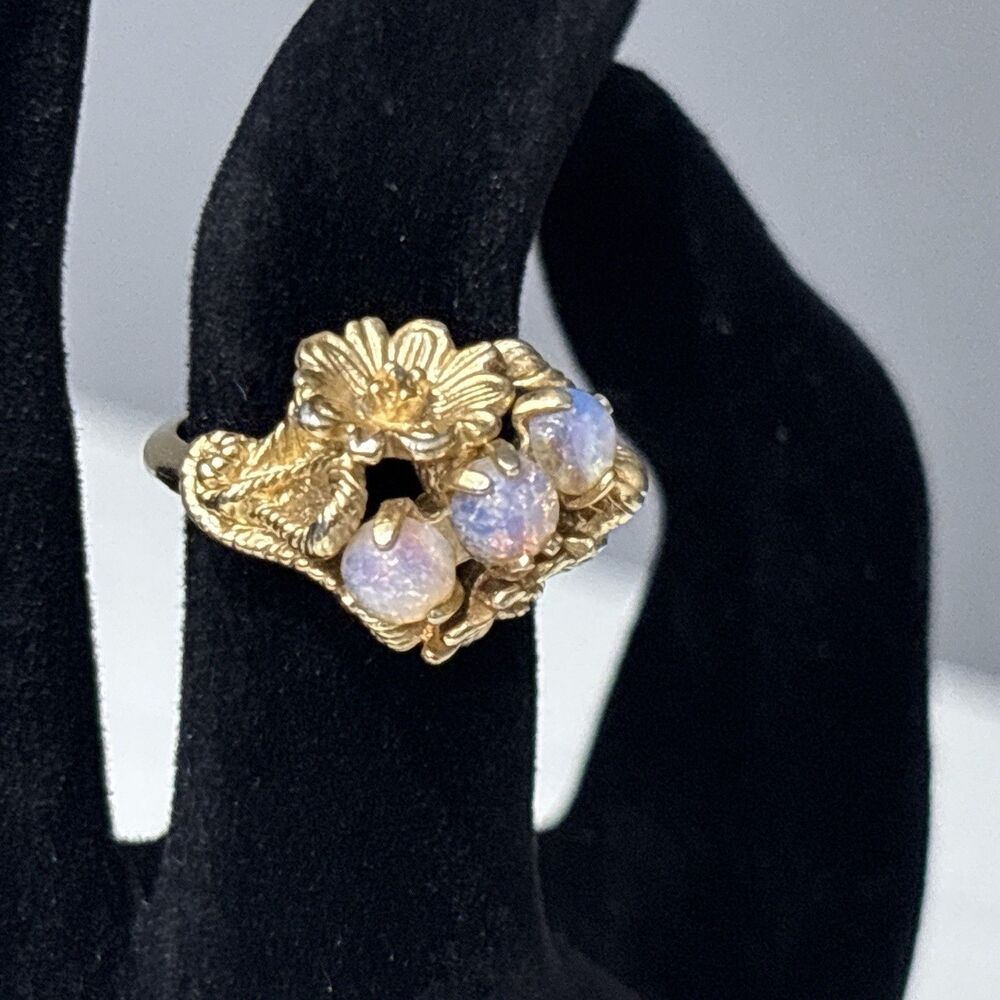 Vintage Avon Opalescent Ring Faux Opal Flower Gold Tone 1970s Signed Size 5